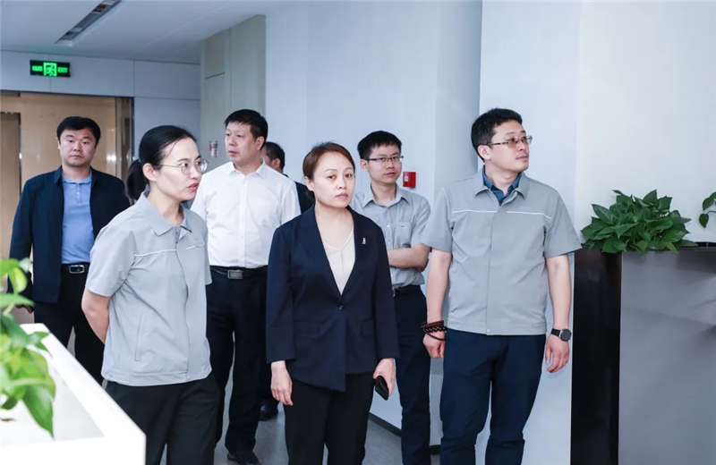 2023年5月15日，河北建材职业技术学院党委书记张明莉一行到BJL平台北京集团进行校企合作交流。